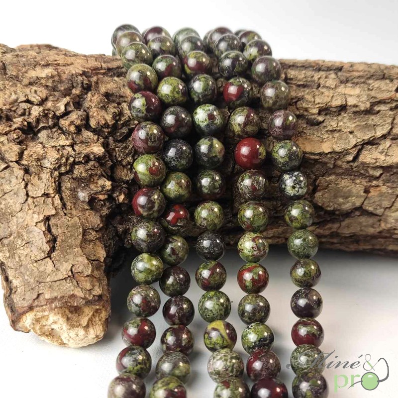 Jaspe sang du dragon en perles rondes 8mm - fil complet Jaspe sang du dragon en perles rondes 8mm - fil complet