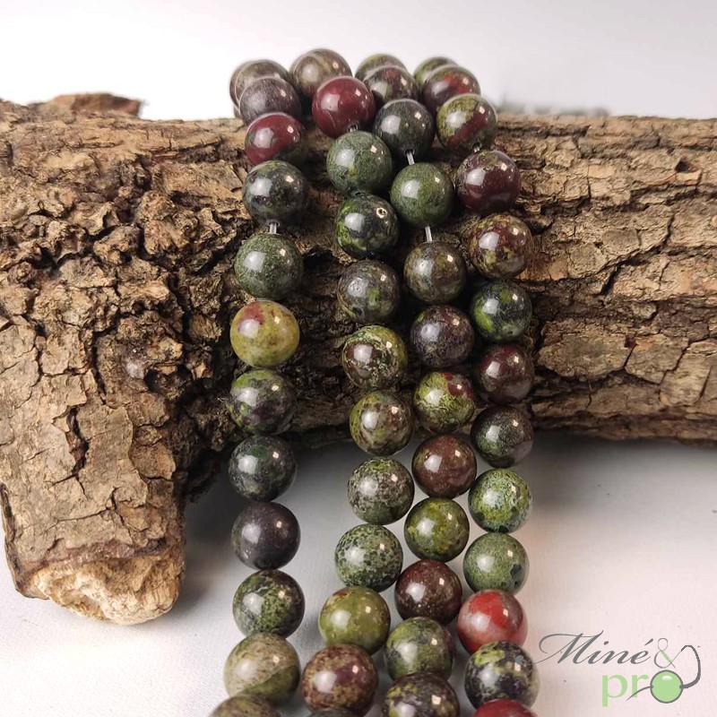 Jaspe sang du dragon A+ en perles rondes 10mm - fil complet