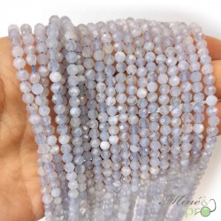 Calcédoine bleue en perles facettées 4mm - fil complet