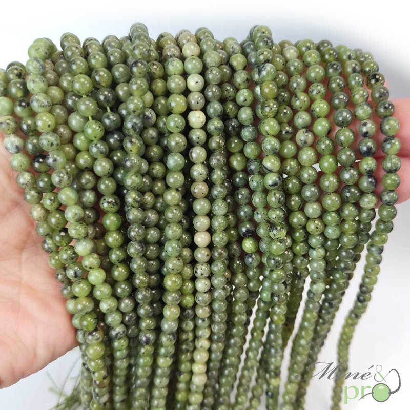 Jade nephrite en perles rondes 4mm - fil complet