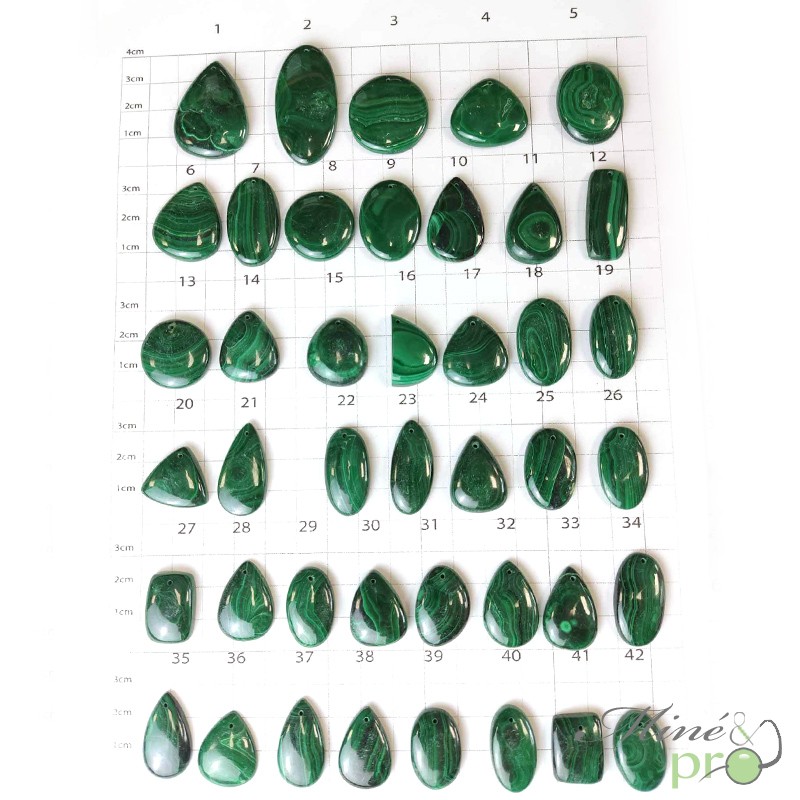 Malachite - cabochons percés