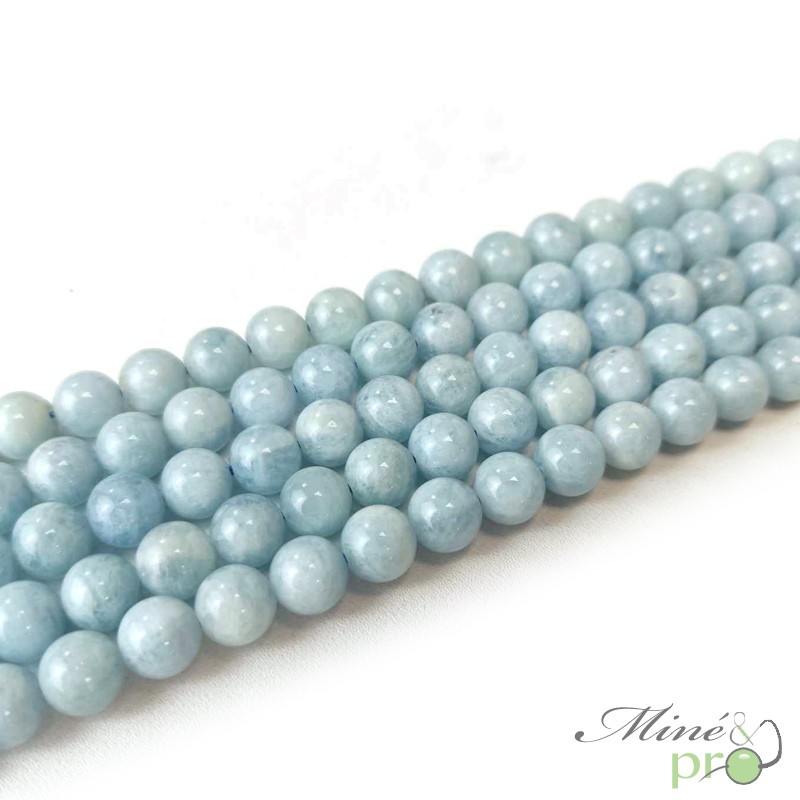 Aigue marine bleue AA en perles rondes 8mm - fil complet Aigue marine bleue AA en perles rondes 8mm - fil complet