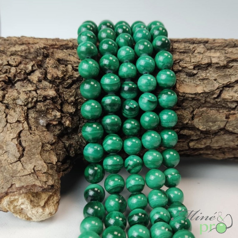 Malachite claire en perles rondes 8mm - fil complet - grossiste perles en pierres naturelles Malachite claire en perles rondes 8mm - fil complet - grossiste perles en pierres naturelles
