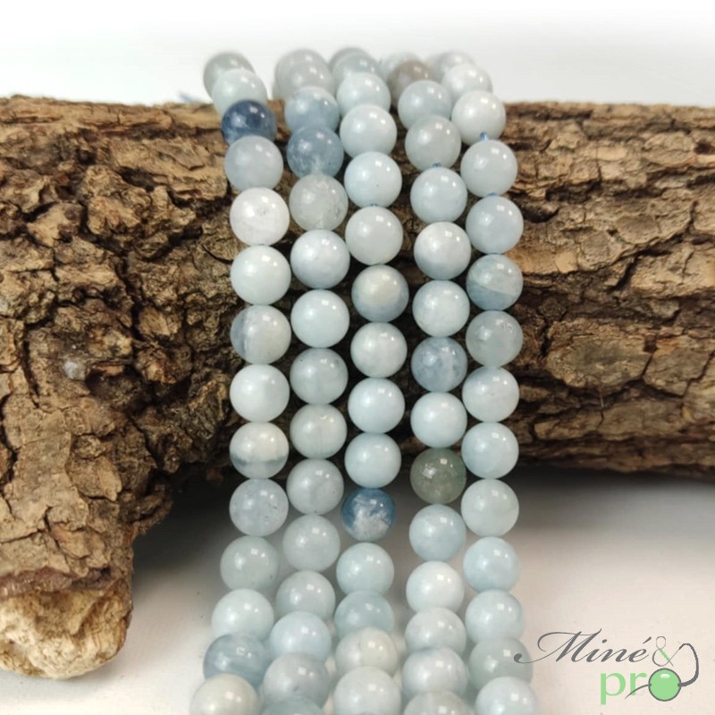 Aigue marine bleue AB+ en perles rondes 8mm - fil complet Aigue marine bleue AB+ en perles rondes 8mm - fil complet