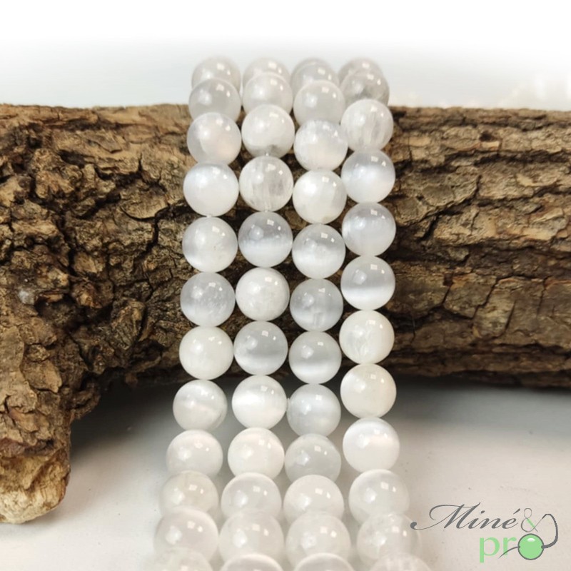 Sélénite AB+ en perles rondes 10mm - fil complet