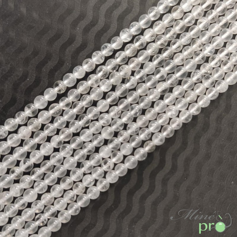Cristal de roche B en perles rondes 4mm - fil complet