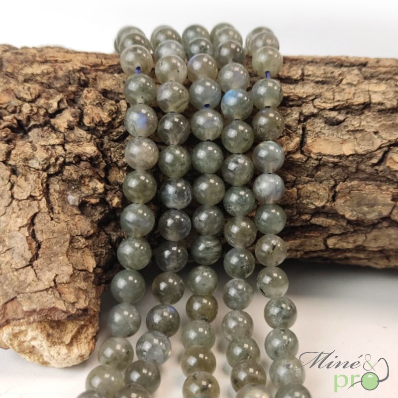 Labradorite AA en perles rondes 8mm - fil complet Labradorite AA en perles rondes 8mm - fil complet