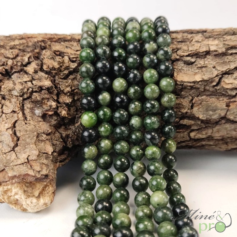 Diopside A en perles rondes 6mm - fil complet