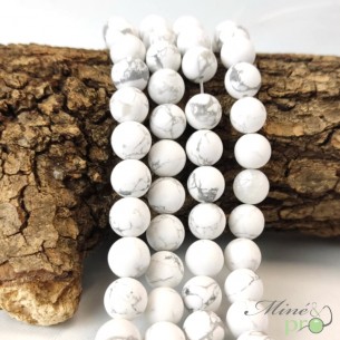 Howlite MAT en perles rondes 10mm - fil complet