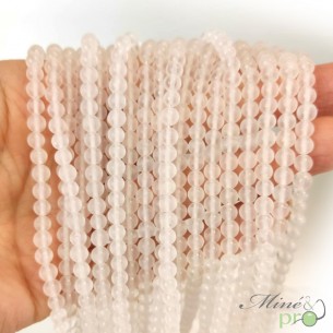 Cristal de roche MAT en perles rondes 4mm - fil complet