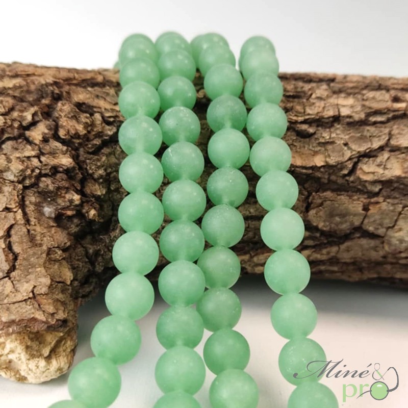 Aventurine verte MAT en perles rondes 10mm - fil complet Aventurine verte MAT en perles rondes 10mm - fil complet