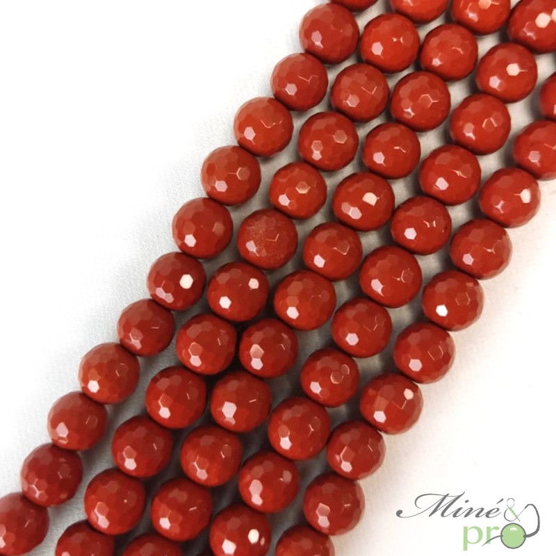 Jaspe rouge en perles facettées 8mm - fil complet
