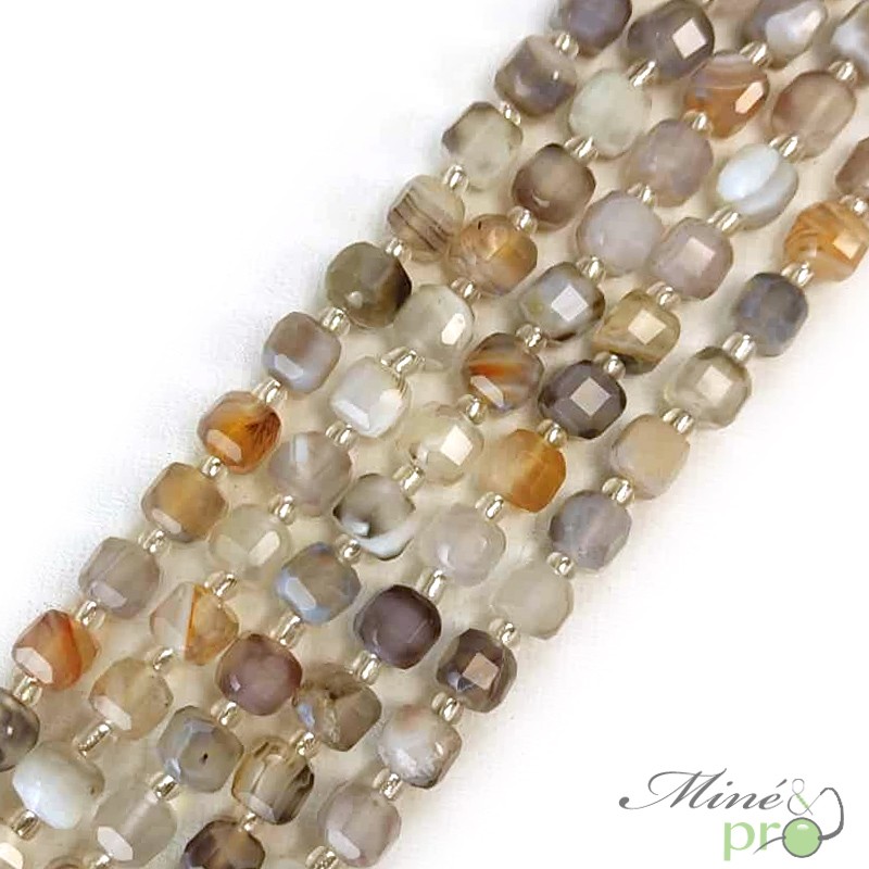 Agate du botswana en perles "carré" 7mm - fil complet Agate du botswana en perles "carré" 7mm - fil complet
