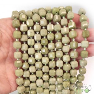 Jaspe avocat en perles "carré" 7mm - fil complet