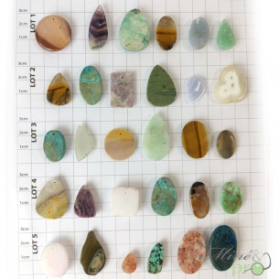 LOT A - cabochons percés