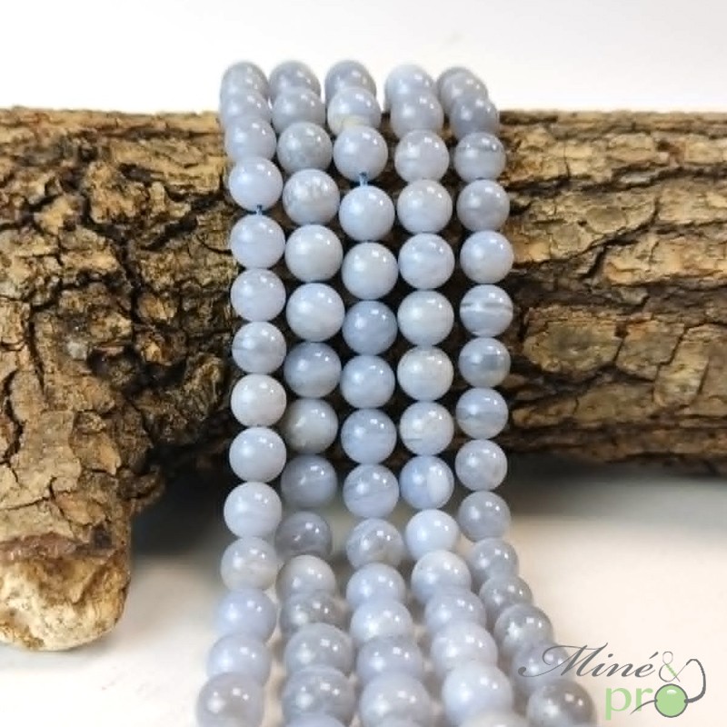Calcédoine bleue A en perles rondes 8mm - fil complet