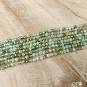 Grenat vert A+ perles facettées 4mm - fil complet