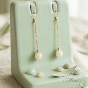 Boucles d'oreilles longue en Pierre de lune blanche