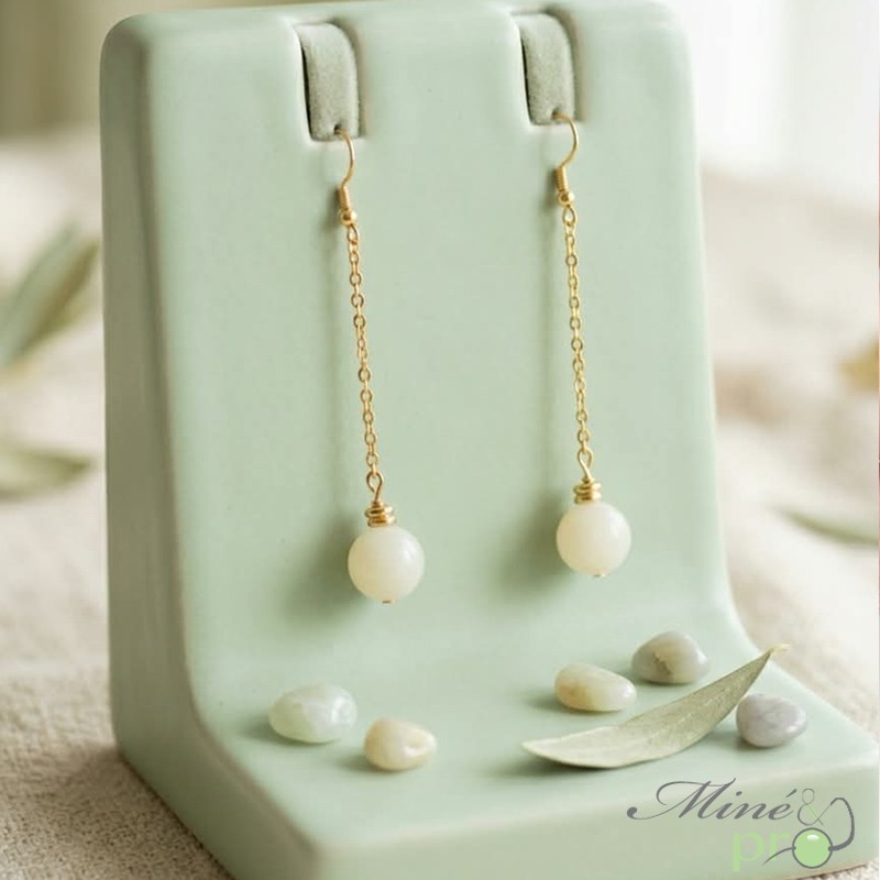 Boucles d'oreilles longue en Pierre de lune blanche