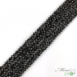 Spinelle noire en perles facettée 4mm - fil complet