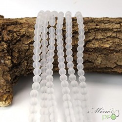 Cristal de roche MAT en perles rondes 6mm - fil complet