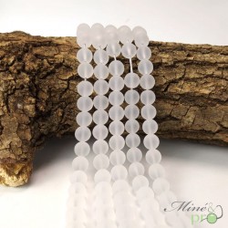 Cristal de roche MAT en perles rondes 8mm - fil complet