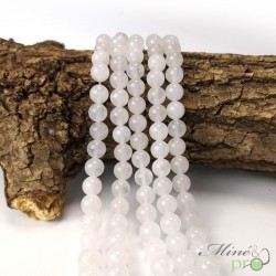 Jade Blanc en perles rondes 8mm - fil complet