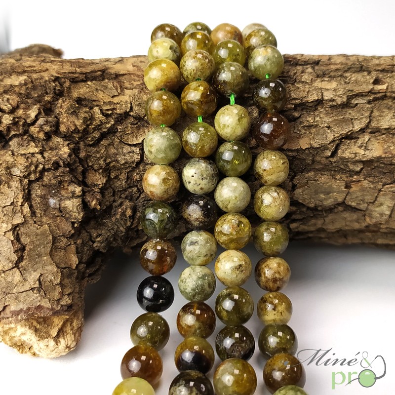 Grenat vert en perles rondes 10mm - fil complet
