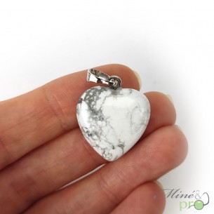 Howlite - pendentif en forme de coeur