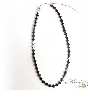 Hématite en perles plates "croix" 8mm - fil complet