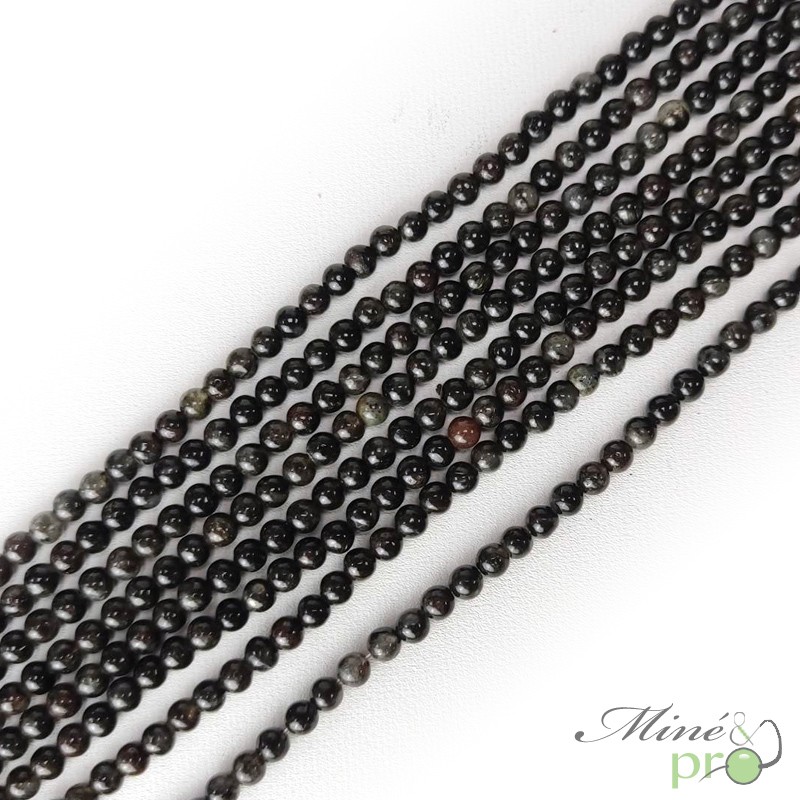 Anthophyllite en perles rondes 4mm - fil complet Anthophyllite en perles rondes 4mm - fil complet